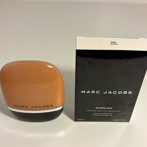 Marc Jacobs TAN Y440 Shameless Foundation - New/Never Used